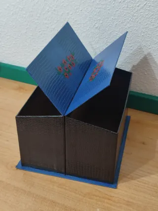 Caja de cartón forrada decorativa