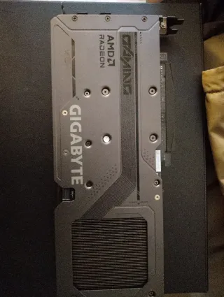 Tarjeta Gráfica Gigabyte RX 9060XT 16GB OC