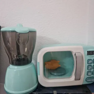Juguetes: Batidora, Microondas y Máquina de Coser