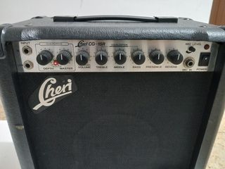 Guitarra eléctrica, amplificador y pedalera efecto