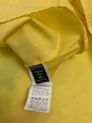 Vestido amarillo hombros descubiertos