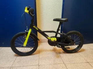 Bicicleta infantil BTM negra y amarilla