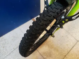 Bicicleta infantil BTM negra y amarilla