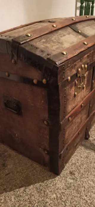 Arcón antiguo de madera