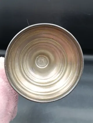 Fioriera per violette vintage con design intricato