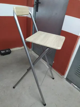 Taburete plegable metal y plástico