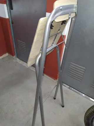 Taburete plegable metal y plástico