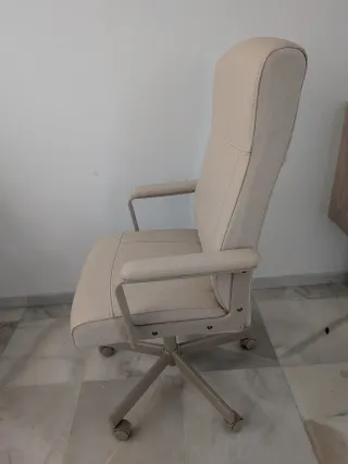 Silla de oficina giratoria beige