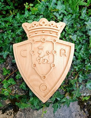 Escudo de Futbol Club Atlético Osasuna en Madera