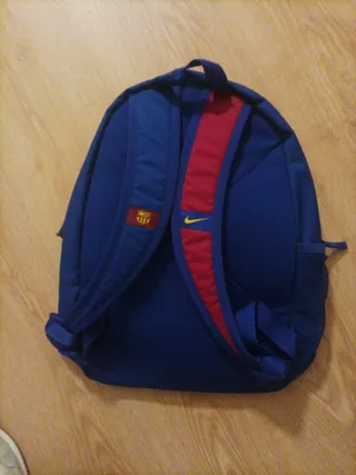 Mochila niño Barça Nike azul y roja. Muy nueva.