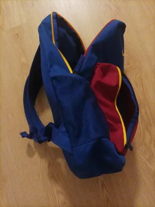 Mochila niño Barça Nike azul y roja. Muy nueva.