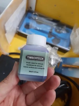 Aerógrafo con compresor y accesorios