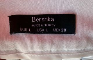 Falda plisada blanca Bershka