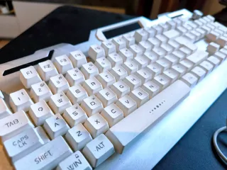 Teclado Gaming Golden Wolf V2 Metal RGB