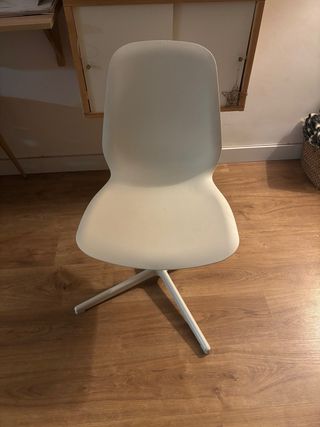 Silla de escritorio blanca moderna