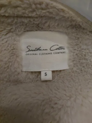 Abrigo borrego beige y blanco