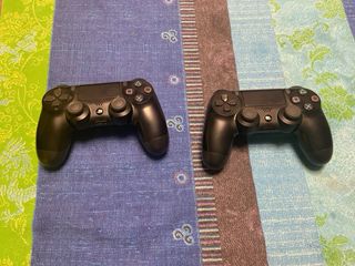 PS4 Slim 1TB Negra + 2 Mandos + 4 Juegos