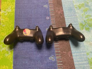 PS4 Slim 1TB Negra + 2 Mandos + 4 Juegos