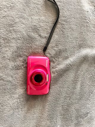 Cámara Nikon Coolpix Rosa Sumergible