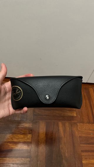 Gafas de sol Ray-Ban doradas y rosas