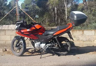 Honda CBF 125cc Roja