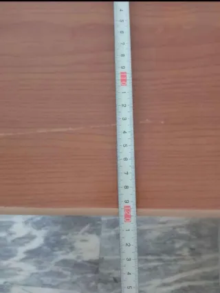 Mesa de comedor de madera