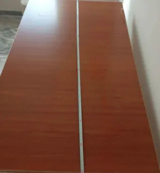 Mesa de comedor de madera
