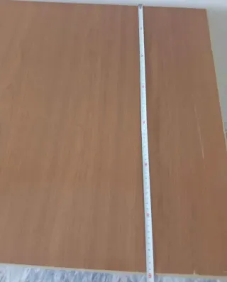 Mesa de comedor de madera