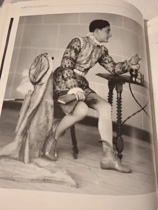 A través del espejo: Cómicos, trágicos y mit...