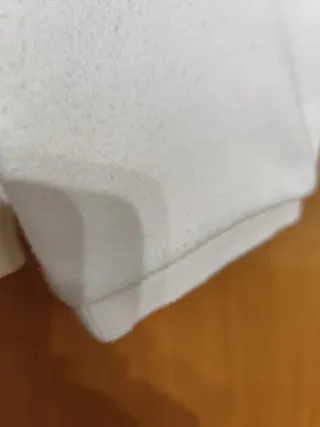 Sudadera blanca fina con letras