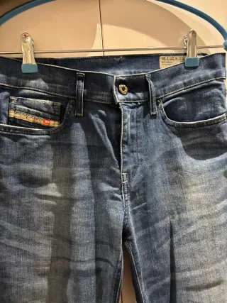 Pantalón tejano Diesel azul