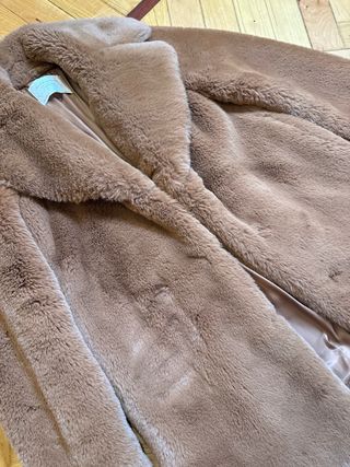 Abrigo pelo marron claro Zara