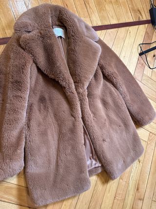 Abrigo pelo marron claro Zara