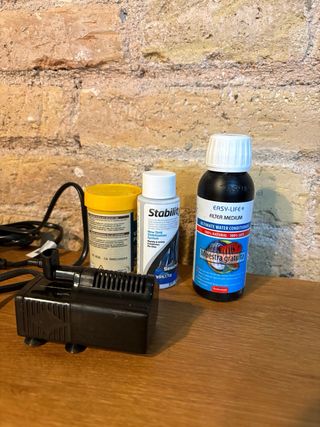 Pecera de cristal y plástico de 10 L. con luz LED