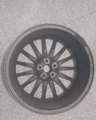 Llanta Alfa Romeo GT 147 17