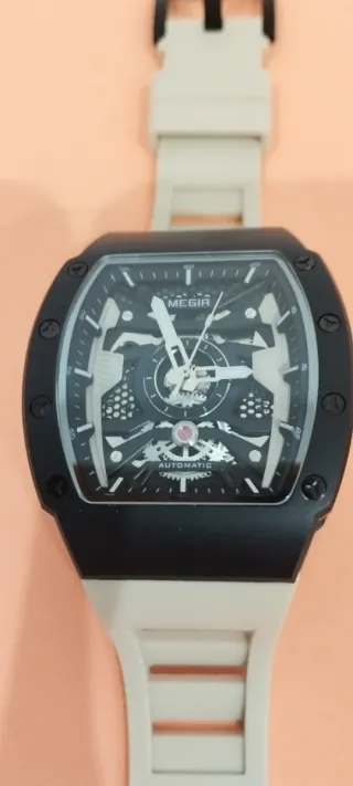 Reloj Megir Automático Negro y correa beig