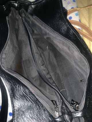 Bolso negro de piel