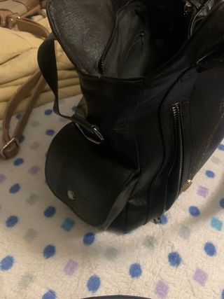 Bolso negro de piel