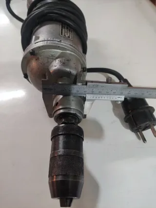 Taladro Eléctrico Vintage, de la Marca Casals.