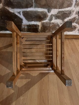 Silla de madera rústica
