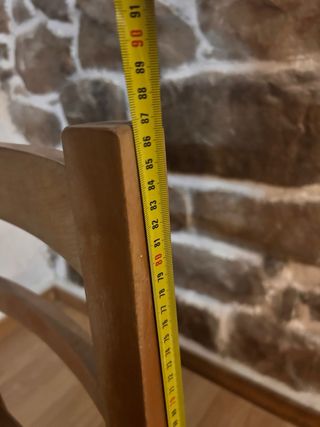 Silla de madera rústica