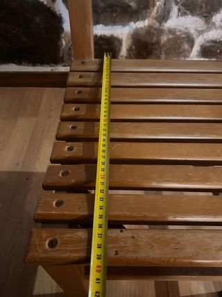 Silla de madera rústica