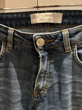 Pantalón tejano acampanado