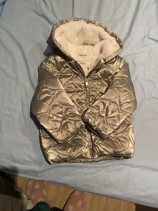 Abrigo dorado de niña M&S Talla 4-5 Años