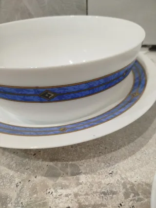 Juego de platos de cerámica azul y blanco