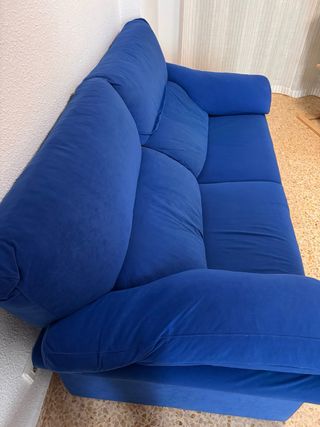 Sofá azul de 3 plazas