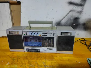 SONY CFS3000L. RADIO CASSETTE VINTAGE OLD SCHOOL
