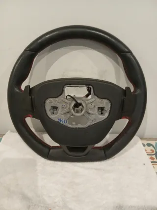 Volante Ford Focus MK4 ST-Line con levas