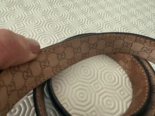 Cintura Gucci pelle nera con catena e medaglione