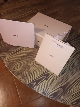 Caja y bolsa Tous rosa